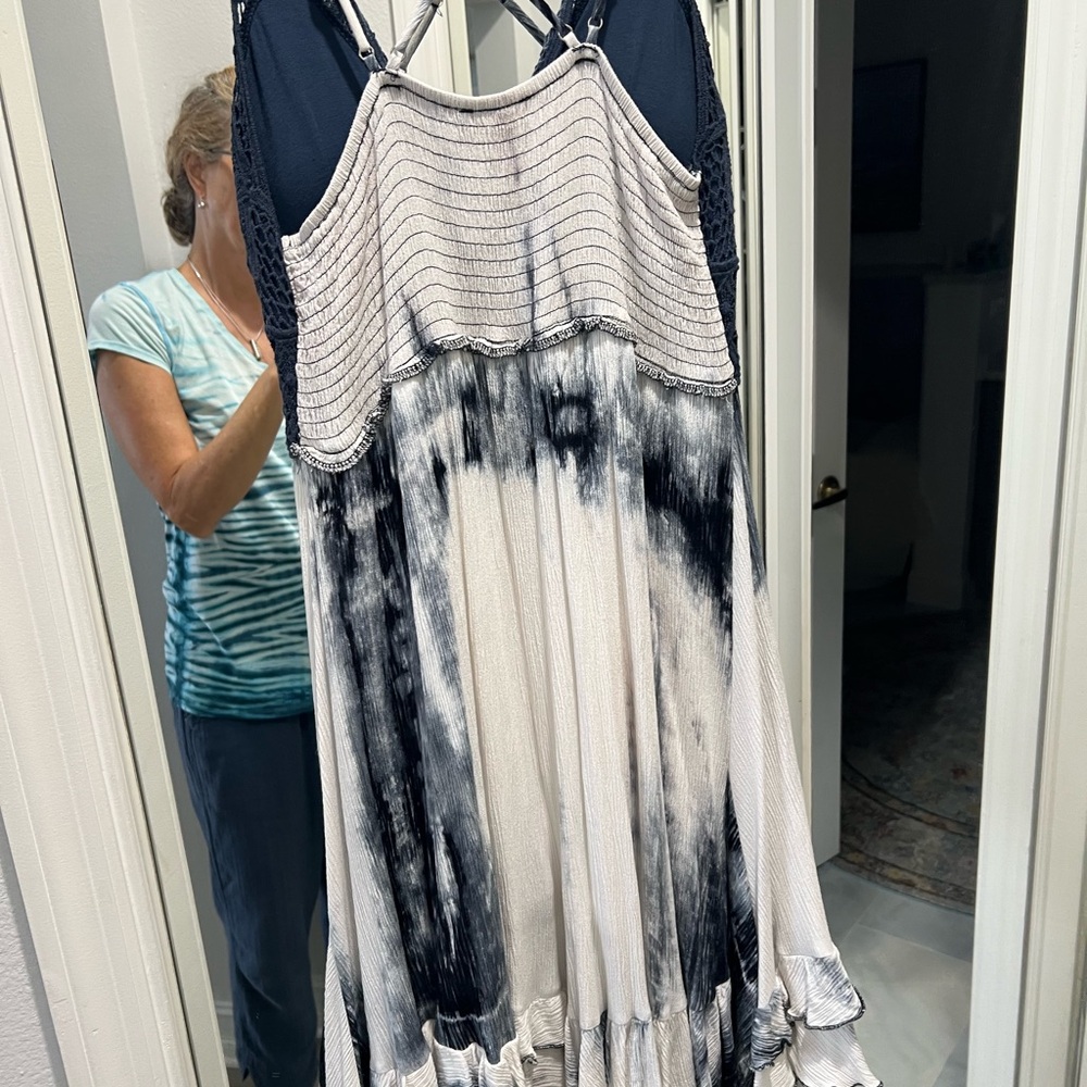 LA MIEL Navy Crochet Bodice Tie-Dye Midi Dress - Picture 3 of 4